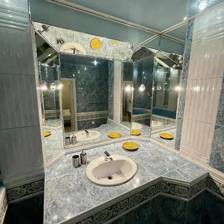 Great One Bed Right Near Opera House Апартаменти