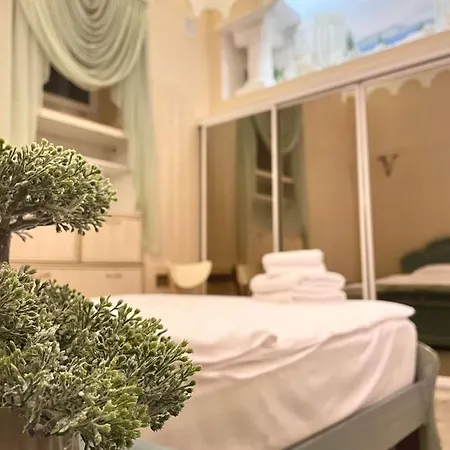 Great One Bed Right Near Opera House * Kiev